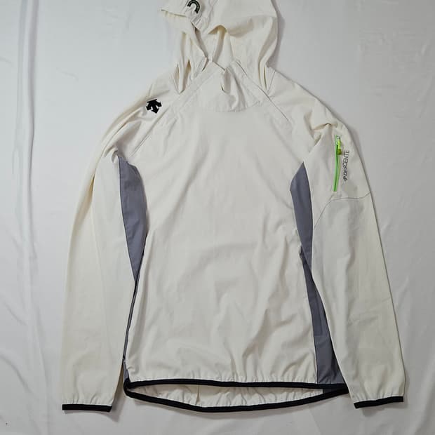 데상트 고프코어 사선웨이 아노락 웜업 우븐자켓 테크 XL 105