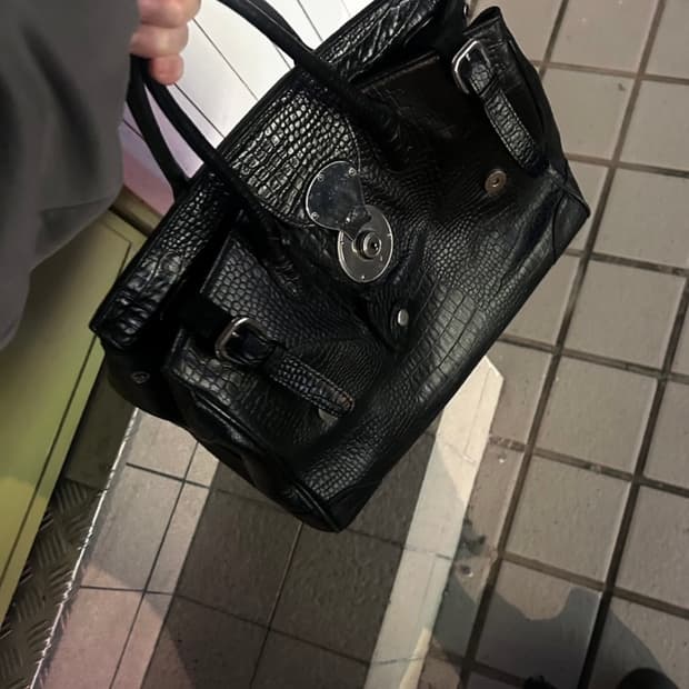 대대장 와투케y2k악어가죽 블랙 실버 토트백 