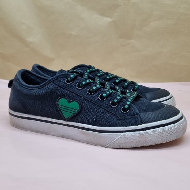 아디다스 니짜 트레포일 하트 스니커즈 245