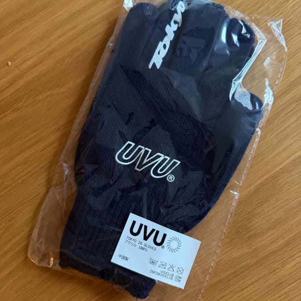 UVU 도쿄 글러브