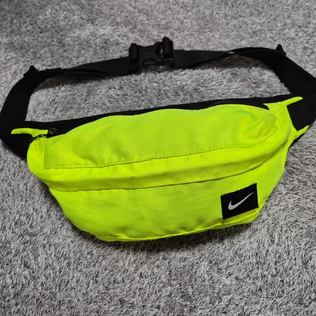 나이키 힙색 웨이스트백 형광