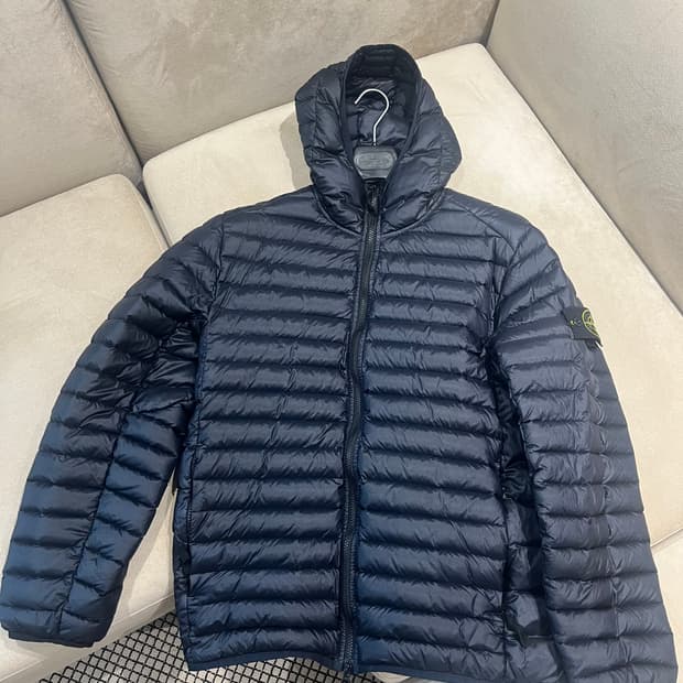 스톤아일랜드 룸우븐 경량패딩 네이비 M