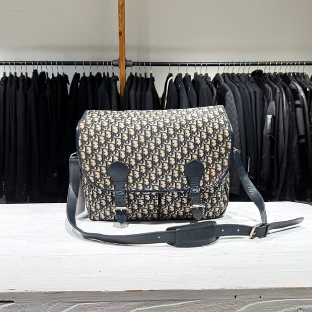 크리스찬 디올 오블리크 플랩 메신저 백