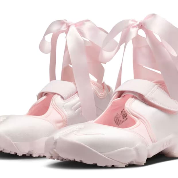 나이키  리프트 리본 WMNS AIR RIFT 타비 샌들