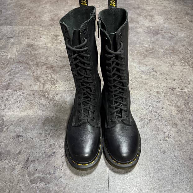 닥터마틴 1490 버지니아 14홀 240