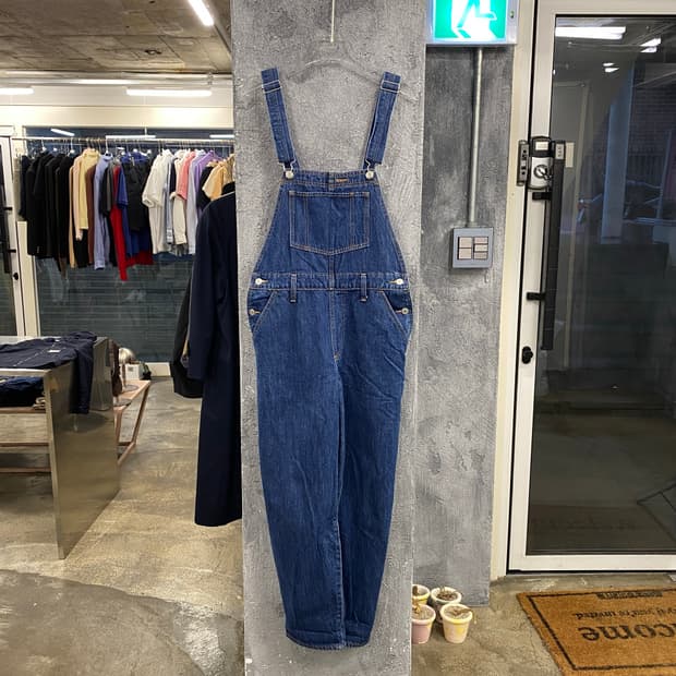 LEVI’S