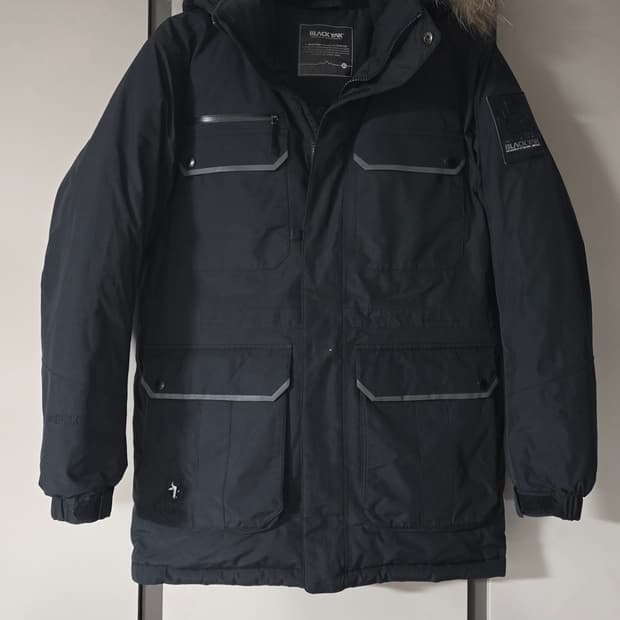 블랙야크 고어텍스  구스다운 점퍼.
싸이즈 85. 남자