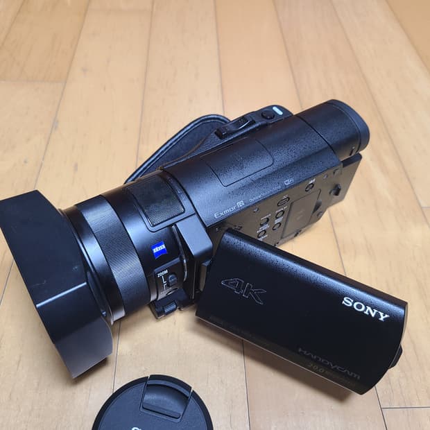 소니 FDR-AX100 4K 캠코더 배터리 2개 포함