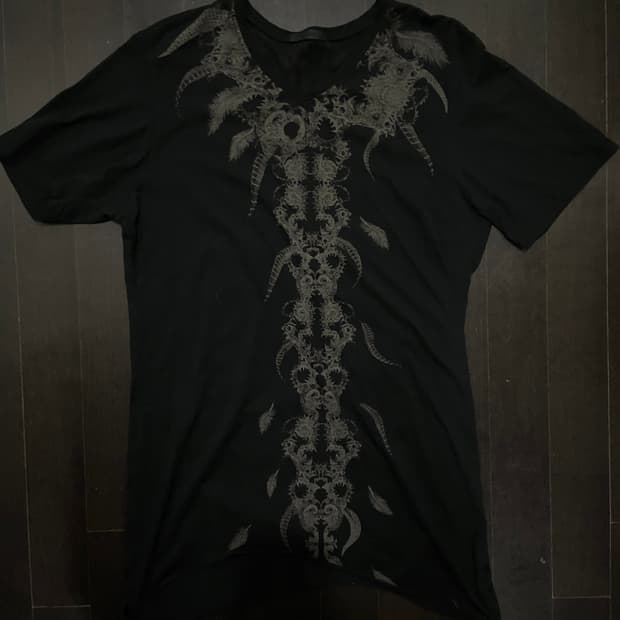 kmrii feather asymmetry t-shirt