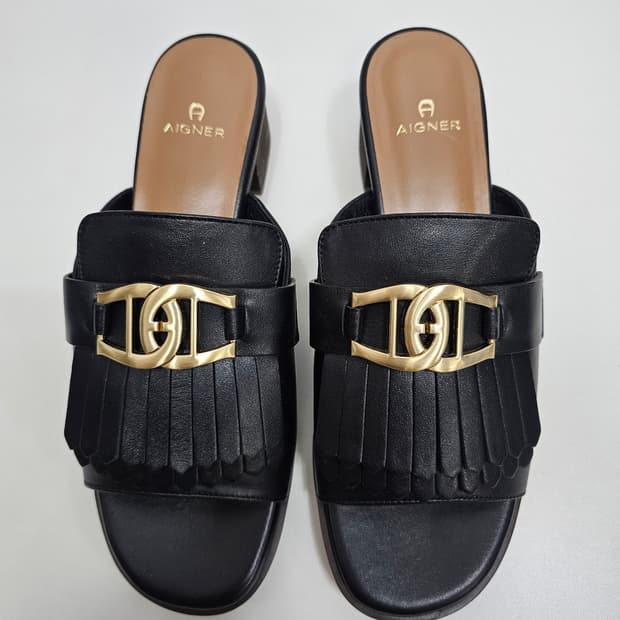 (새상품급) AIGNER 아이그너 가르텐 뮬 샌들 / 여 245 블랙