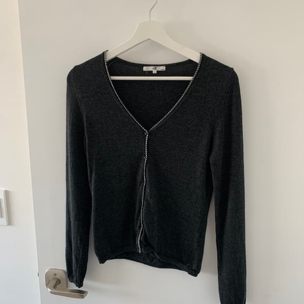 스티치 차콜 가디건