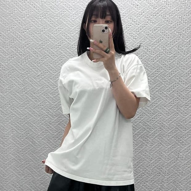나이키 NSW 프리미엄 에센셜 스몰로고 반팔티 L C13543