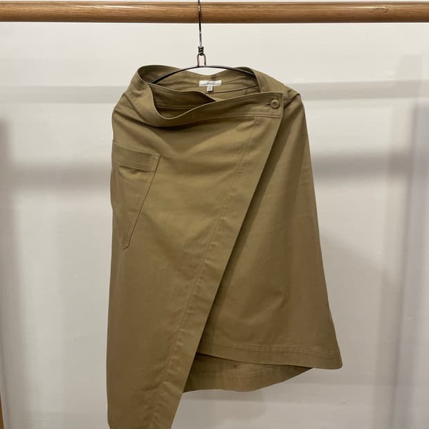 HYKE beige wrap skirt