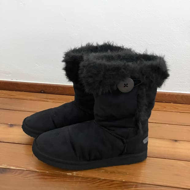 버튼 퍼 어그 부츠