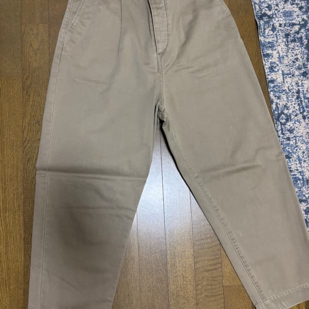 캐피탈 베이지 팬츠