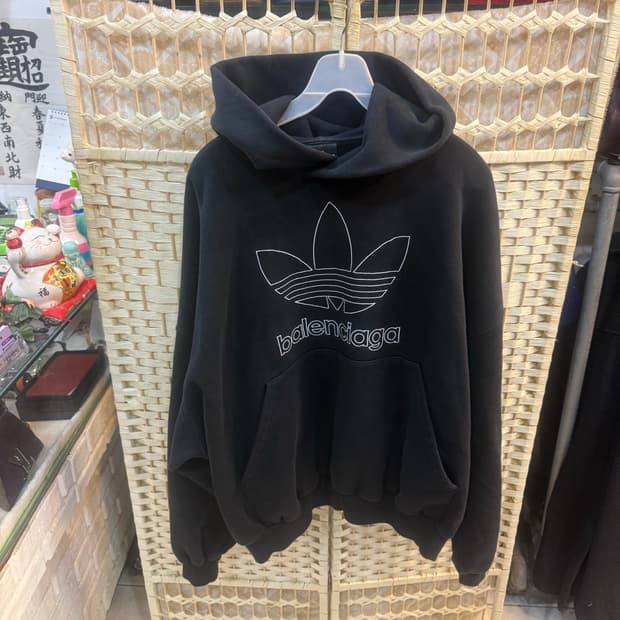 1/100 정품 발렌시아가+아디다스 오버후드티 팝니다