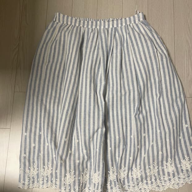 스트라이프 빈티지 스커트