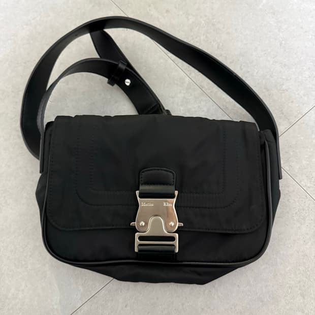 마뗑킴 버클 크로스백