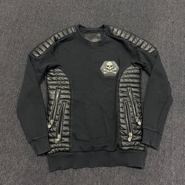 필립플레인 레더 스컬은장 디테일 맨투맨