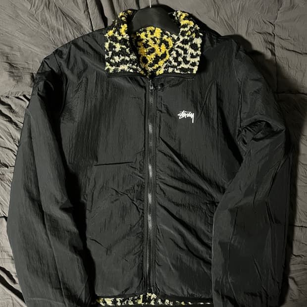 리버시블 스투시 쉘파카 (한겨울까지 가능)(양면)