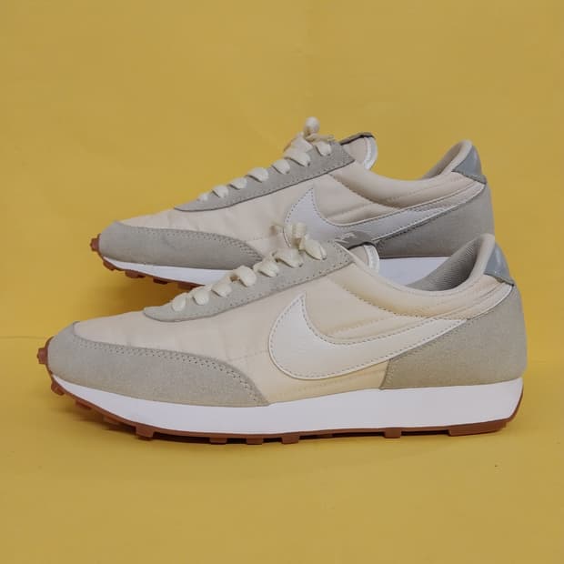 여성 나이키 데이브레이크 써밋화이트 운동화 (245)