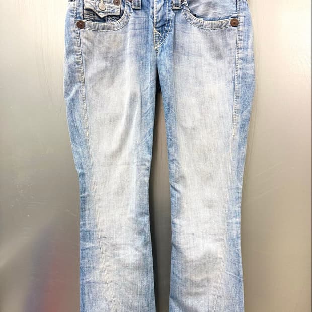 True Religion 트루릴리젼 라이트워시 부츠컷 데님 팬츠