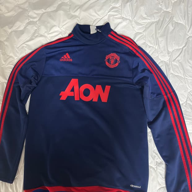 맨유 트레이닝 탑