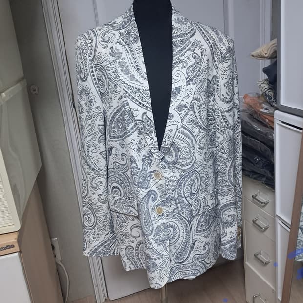 에트로 페이즐리자켓40(22년 제품,거의 새제품)