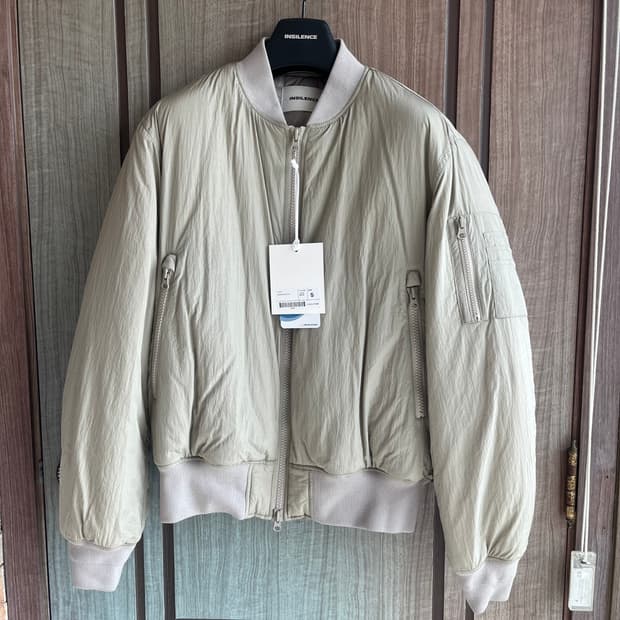 새상품(S)인사일런스 오버사이즈 나일론 MA-1 라이트베이지