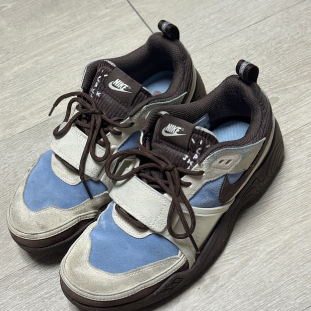 나이키 트레비스 스캇 줌 필드 잭스 260