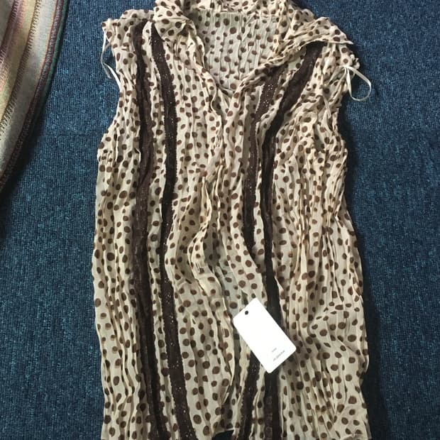 vintage dot sleeveless