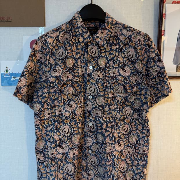 [M]Beams+ 빔즈 플로럴 패턴 반팔셔츠