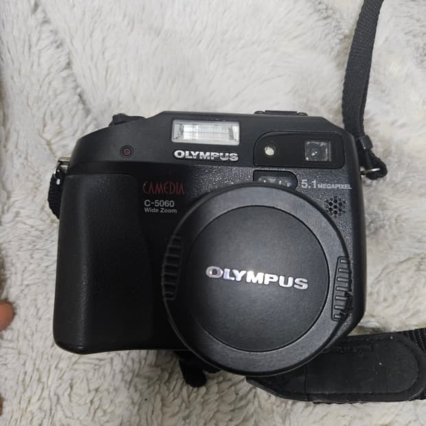 올림푸스 카메디아 C-5060 와이드줌 카메라 레트로디카
