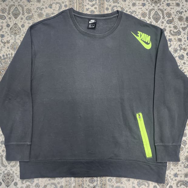 나이키  형광 포인트 사선지퍼 맨투맨 2XL