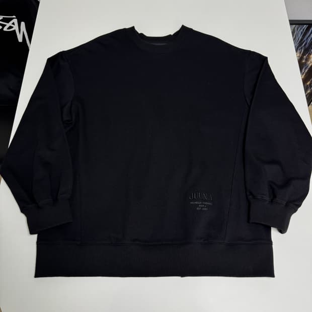 준지(Juun.J) 로고 디테일 블랙 절개 스웨트셔츠 36