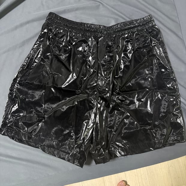 아모멘토 나일론 쇼츠