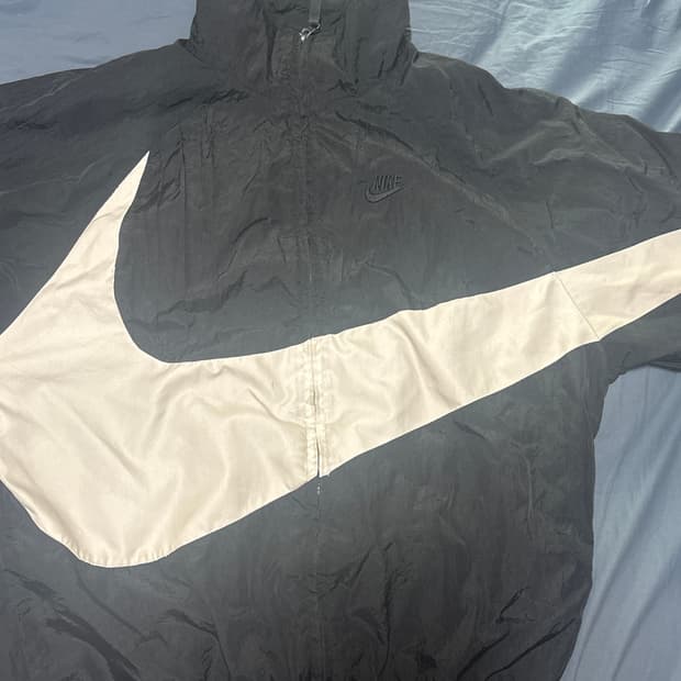 나이키 스우시 바람막이