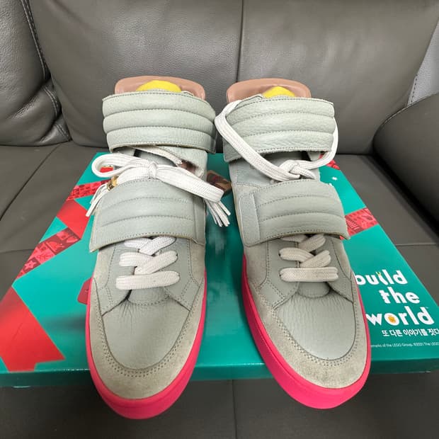 루이비통 칸예 제스퍼