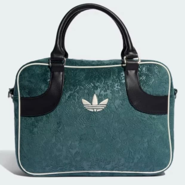 (새제품)아디다스 리버티런던 콜라보 에어라이너 백 미디움 팝니다.