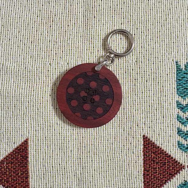 DOT BUTTON KEYRING