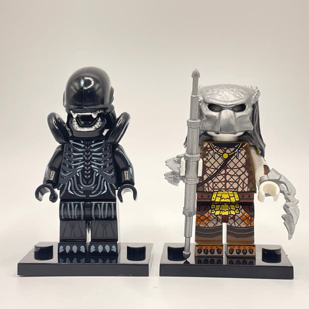 에일리언 피규어 2종