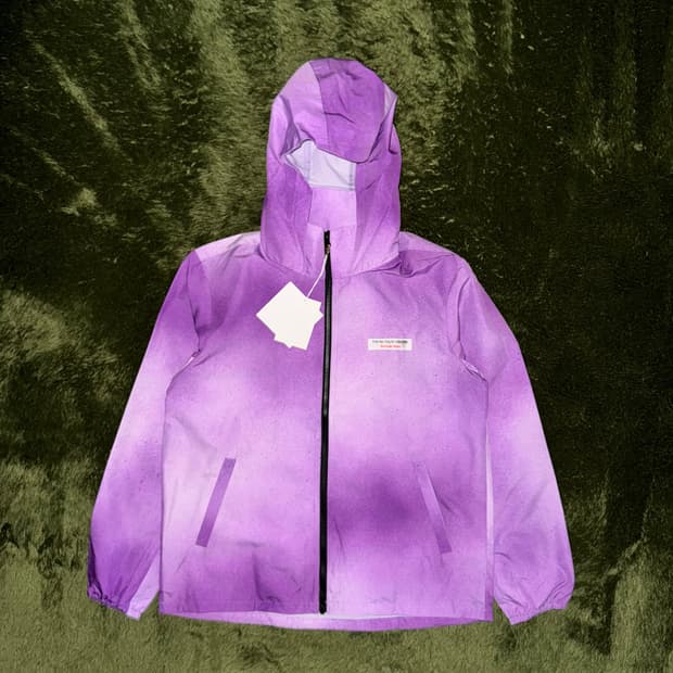 [M] 더뮤지엄비지터 스프레이 프린트 윈드브레이커 퍼플