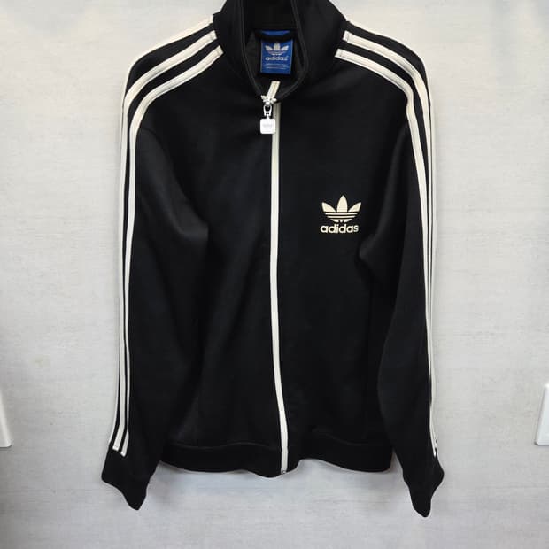 아디다스 유로파 트랙탑 져지 검흰 105