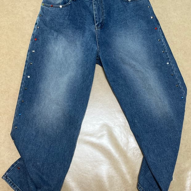 Side studded pants