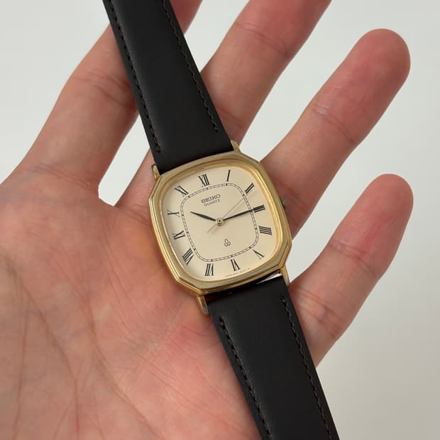 1980s Chariot Roman Gold Octagon Quartz