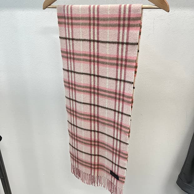 버버리 베이비핑크 캐시미어 머플러 