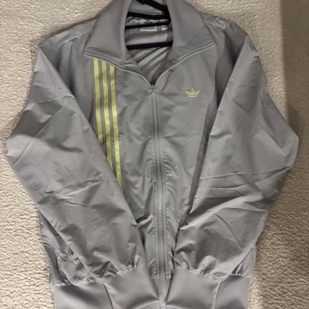 아디다스 트랙탑