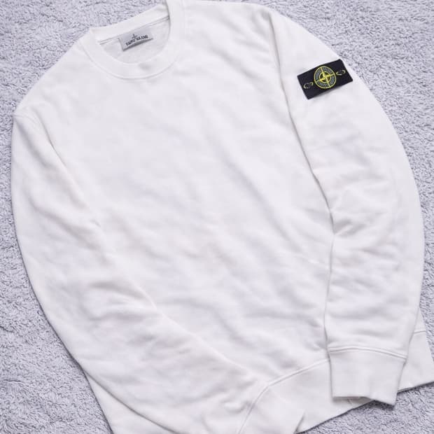 당일배송]스톤아일랜드 맨투맨 화이트 22ss