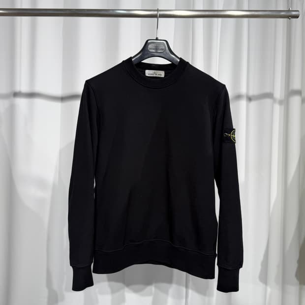 스톤아일랜드 와펜패치 신형 맨투맨 
M  블랙 