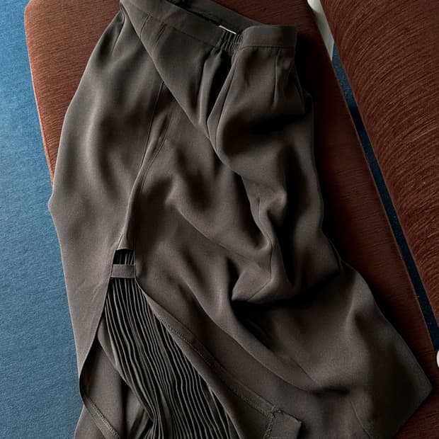 Back slit design long skirt